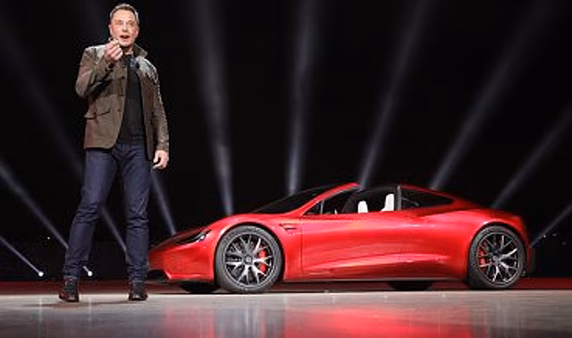 Глава Tesla анонсировал выпуск полноприводного электромобиля
