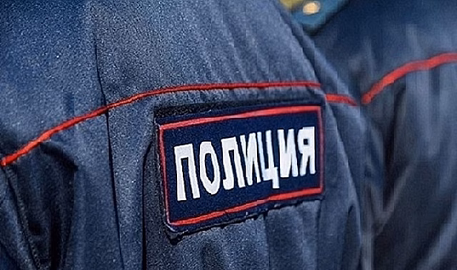 В Волгограде полицейские остановили автомобиль с подложными номерами