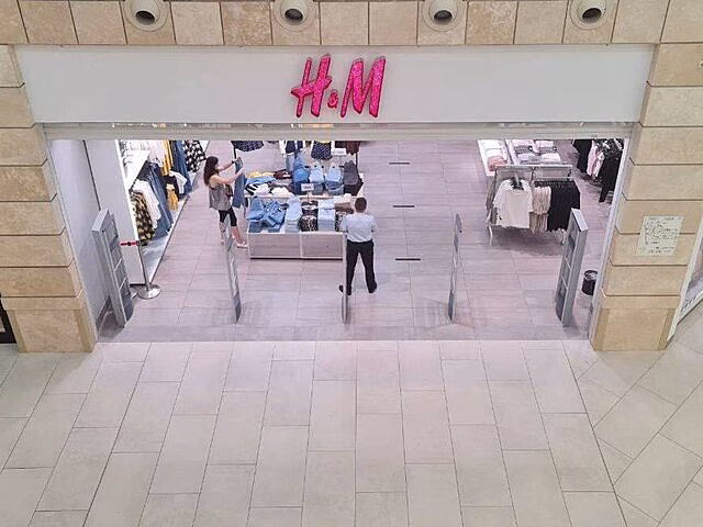 В ТЦ «Авиапарк» вновь начал работу магазин сети H&M