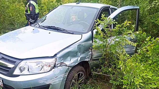 Двое саратовцев вылетели с трасс на машинах и попали в больницу