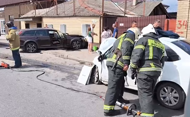 В Курске в лобовом ДТП пострадали два ребенка и два взрослых