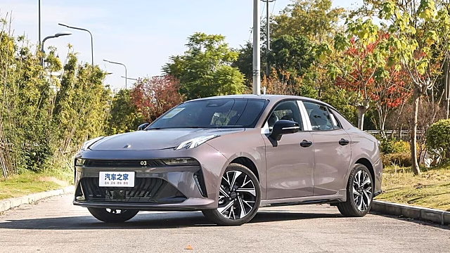 Россиянам предложили седан Lynk&Co по цене флагмана Lada