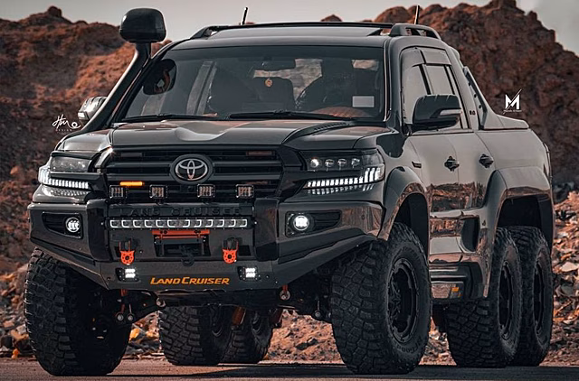Toyota Land Cruiser 200 превратили в огромный шестиколесный пикап-вездеход