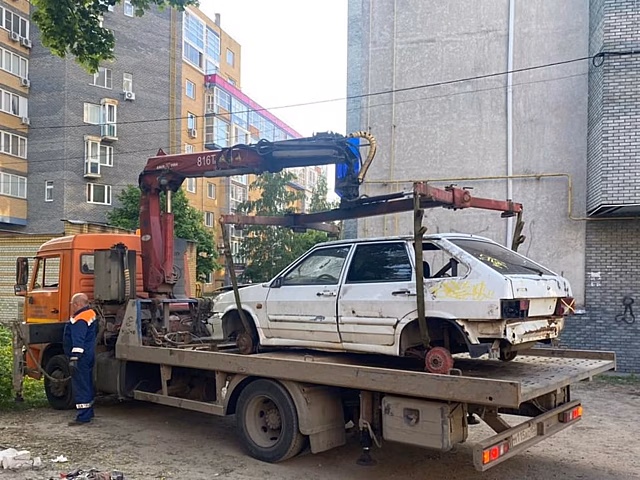 Более 30 брошенных автомобилей обнаружили за месяц в Нижегородском районе