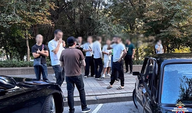 В Волгограде полицейские пресекли несанкционированный автопробег