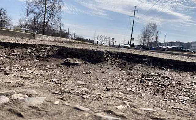 В Курске комитет дорожного хозяйства оштрафовали на 200 тысяч за ямы и выбоины