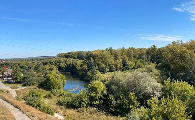 В Курске сотрудники регионального минприроды нашли машины, припаркованные в водоохранной зоне реки Тускарь