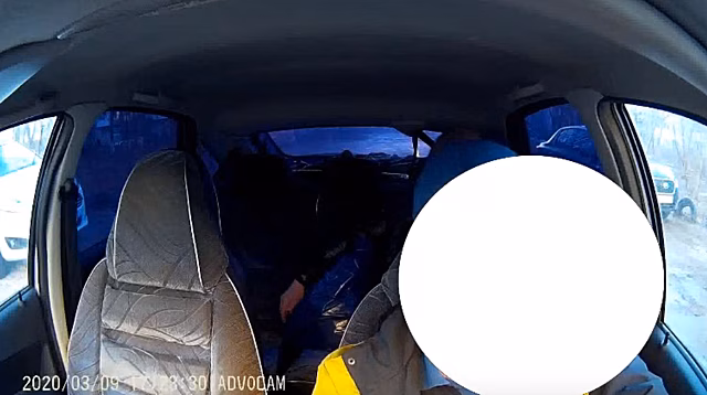 Пьяная жительница Дзержинска устроила разборки в такси под песню «Чижа»
