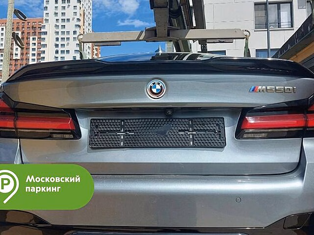 BMW без номеров чаще других попадали на спецстоянки в Москве