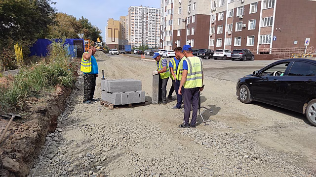В Оренбурге восстанавливают дорогу на улице Донковцева