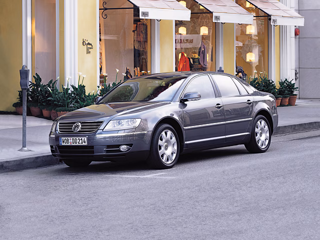 Ослепительная неудача: как появился Volkswagen Phaeton и почему он блестяще провалился