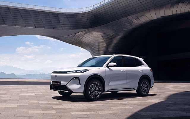 Geely EX5 EM-i: Российский дебют умного гибрида