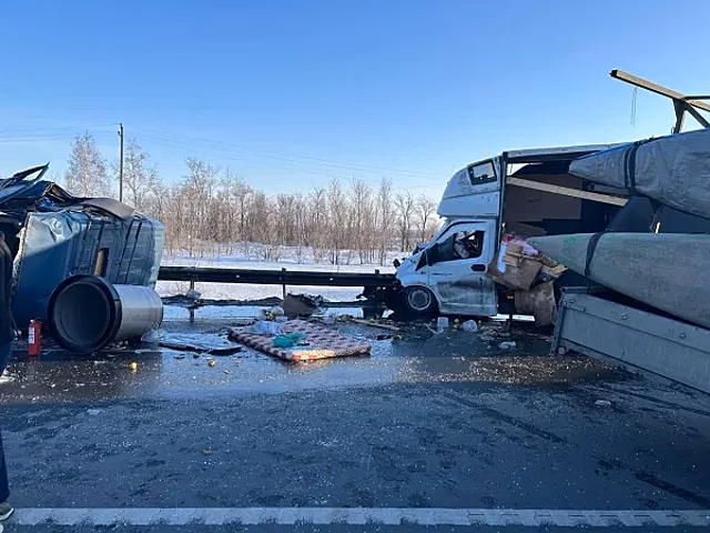 В Самарской области в ДТП с двумя "газелями" на трассе пострадали три человека