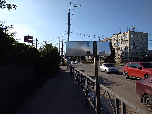 Жители Петербурга покупают новые автомобили в других городах из-за дефицита в автосалонах