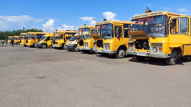 В Красноярске сотрудники ГИБДД проверили школьные автобусы