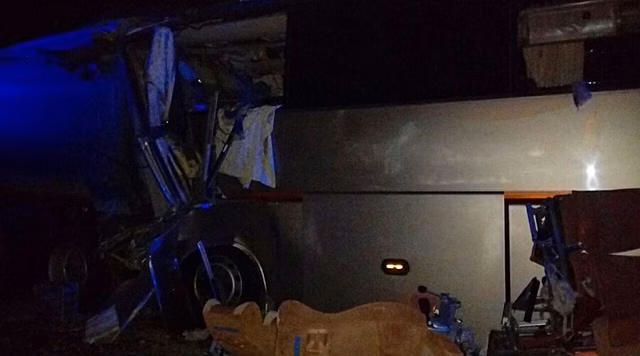 Пять человек погибли и 12 госпитализировали на рейсе из Москвы в Астрахань