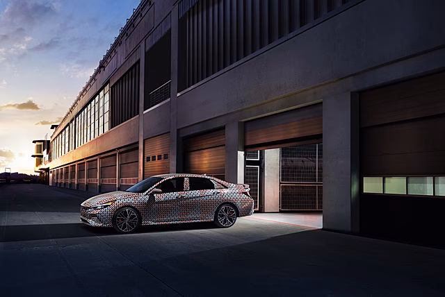  		 			Hyundai Elantra N 2022 года показали на новых тизерах 		 	