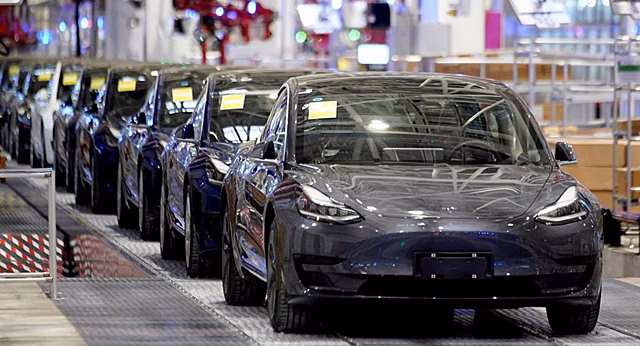 Компания Tesla увеличит производство компонентов в Шанхае, чтобы нарастить экспорт электрических авто