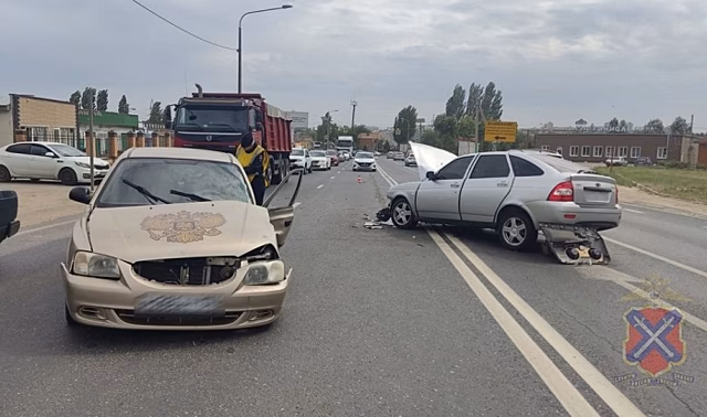 В ДТП в Краснооктябрьском районе Волгограда пострадали 3 человека