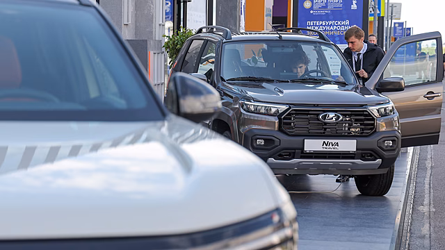 Объявлены цены на обновленную Lada Niva Travel