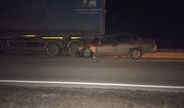 В ДТП с КамАЗом в Волгоградской области пострадали 2 человека