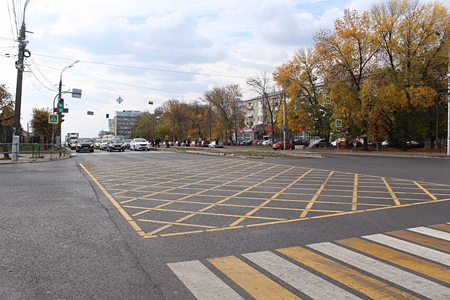На улице Кирова в Ижевске нанесли первую в городе «вафельную» разметку