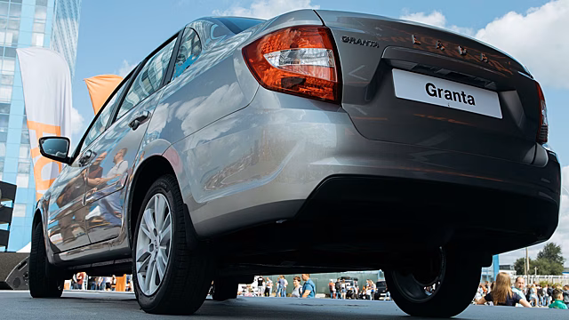 Lada Granta стала лидером по продажам самых дешевых авто в России