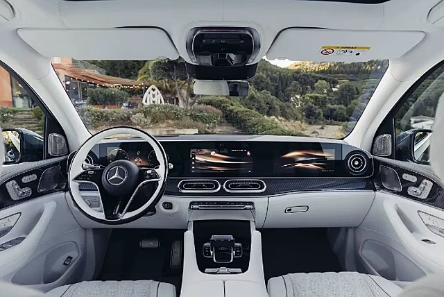 Прошла премьера Mercedes-Maybach GLS: что нового во флагманском кроссовере