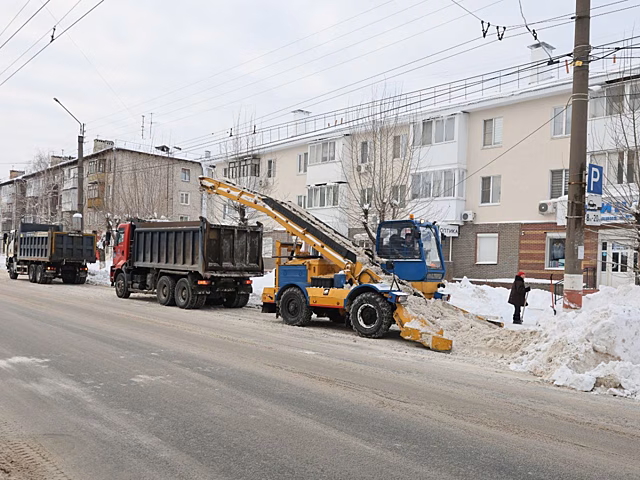 Около 10 тыс. км дорог в Подмосковье очистили от снега за ночь