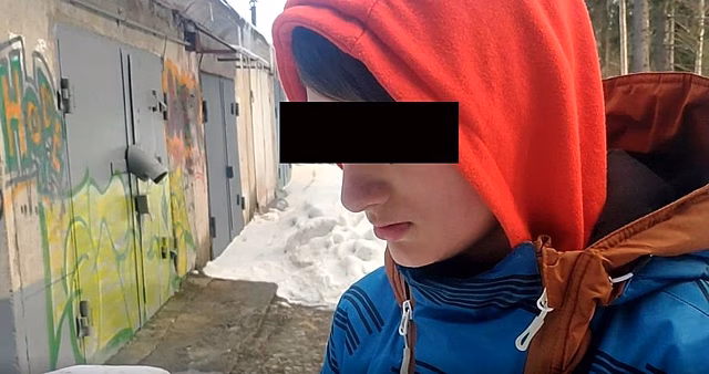 Уличный художник-вандал попался прямо во время процесса нанесения надписей