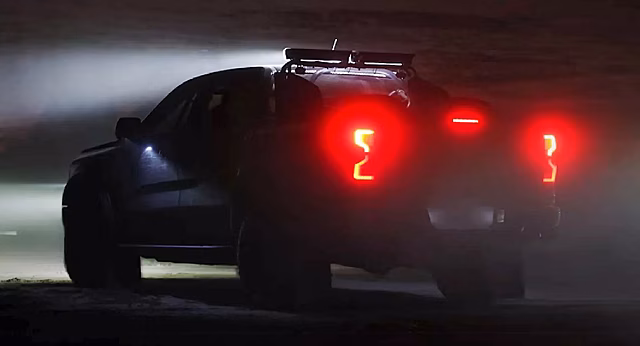 Раллийная версия Ford Ranger Raptor 2023 года дразнится, дебютирует завтра