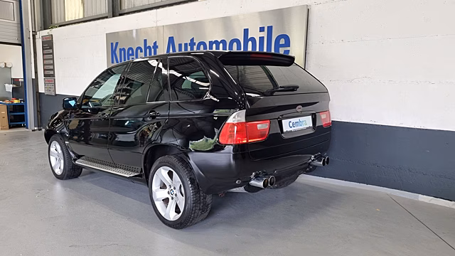 Компания Sbarro выставила на продажу модернизированный BMW X5 1-го поколения