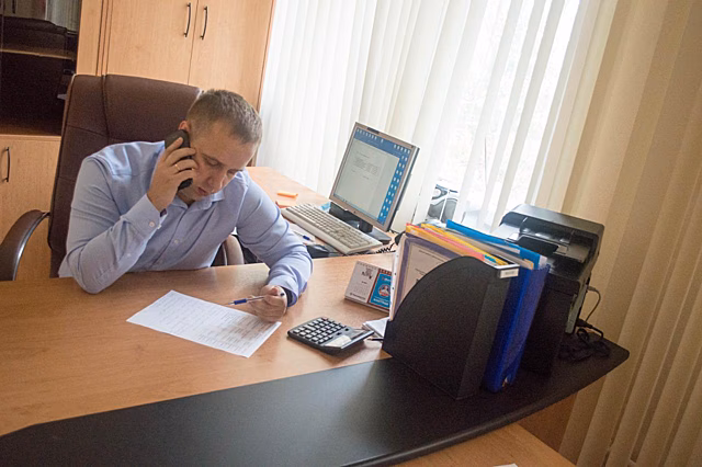 Депутат Новосельцев поможет решить вопрос «опасной» видеокамеры на дороге в Теплом Стане