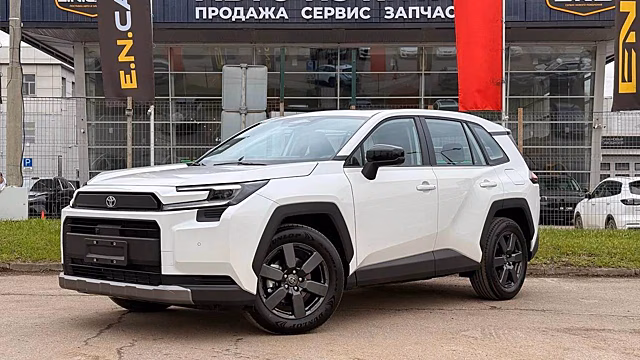 В России объявлены цены на новый кроссовер Toyota