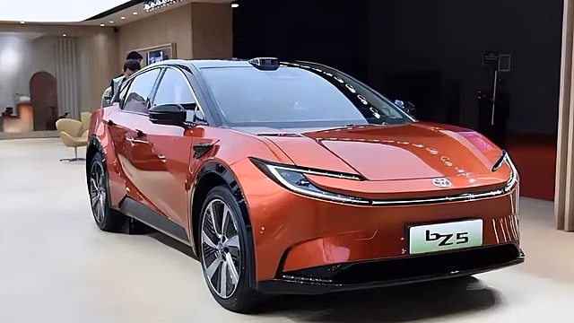 Рассекречены технические подробности электрического кроссовера Toyota bZ5