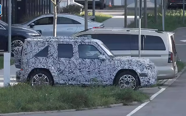 Уменьшенный Mercedes-Benz G-Class впервые попал в объективы фотошпионов