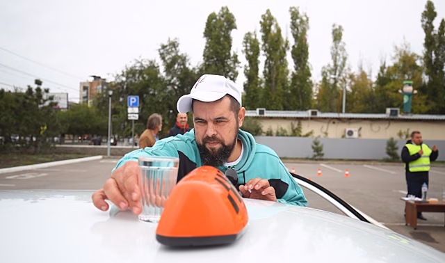Лучшего таксиста выберут в Волгограде с помощью граненого стакана