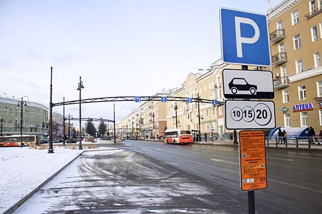 В центре Тюмени городскую подземную парковку закрыли на сутки