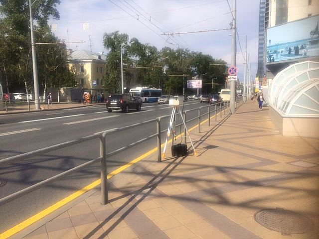 На Киевском шоссе перевернулся грузовик
