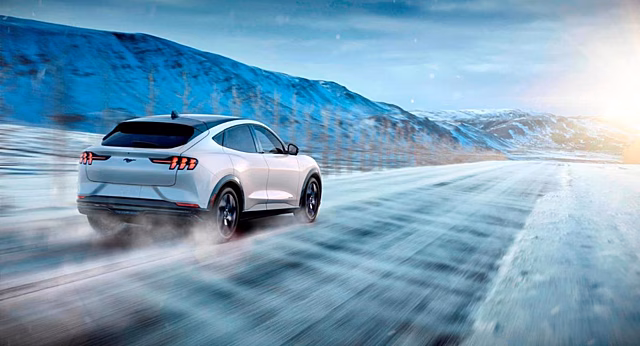 Электрические кроссоверы Ford Mustang Mach-E перегревается в Норвегии