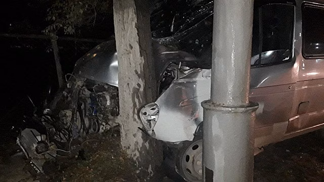 «ГАЗель» в Саратове разбилась о дерево