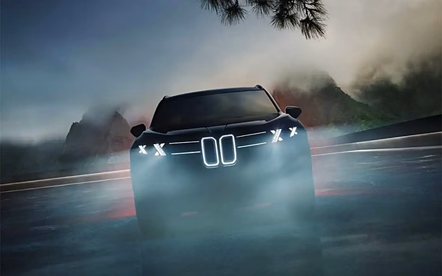 С глазами покойника: в Сети появились фото нового BMW X5