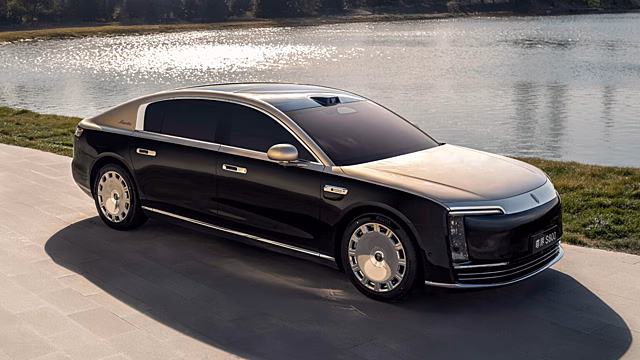 Конкурент Mercedes-Maybach: китайский седан Maextro S800 появился в автосалонах