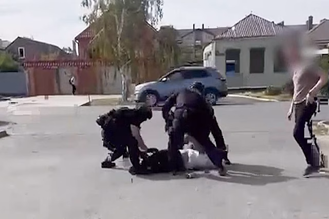 Задержание воров батарей для дронов с российского предприятия попало на видео