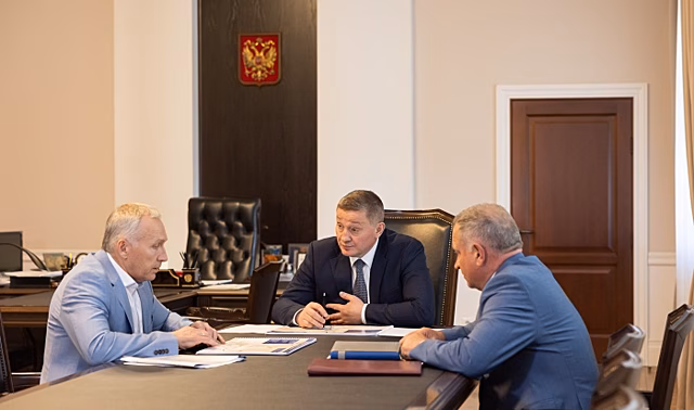 Губернатор Андрей Бочаров провел рабочую встречу с Юрием Сорокиным