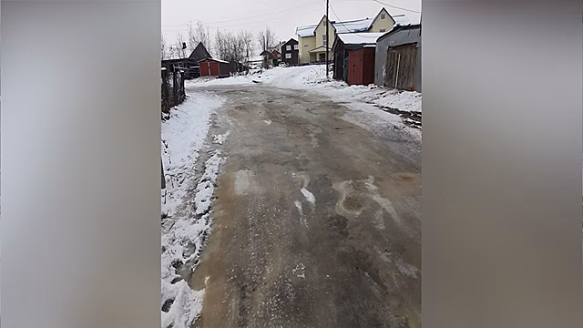 «Фекальный каток»: в Салехарде появился новый «аттракцион»