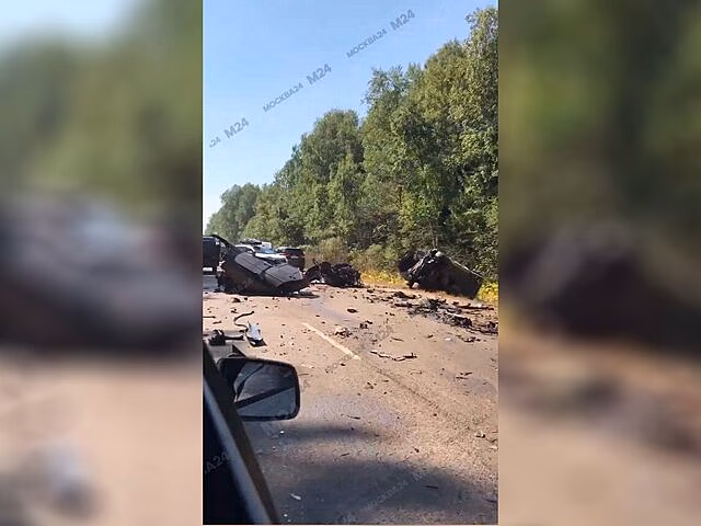 Два человека погибли при лобовом столкновении машин в Подмосковье