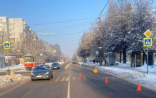 Из-за ноющего зуба калининградка отвлеклась от дороги и сбила женщину на переходе