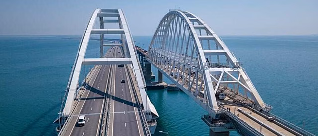 На Крымском мосту произошло массовое ДТП с тремя погибшими
