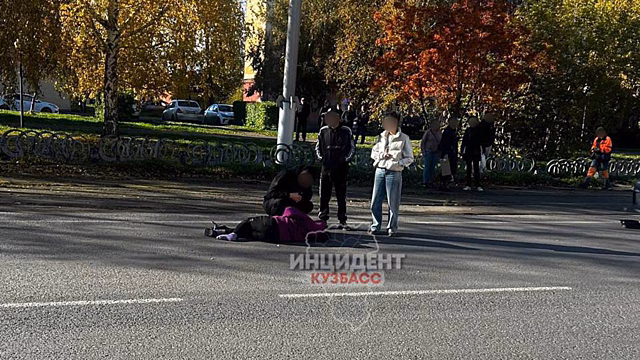 Соцсети: женщина попала под колеса транспорта в Кемерове